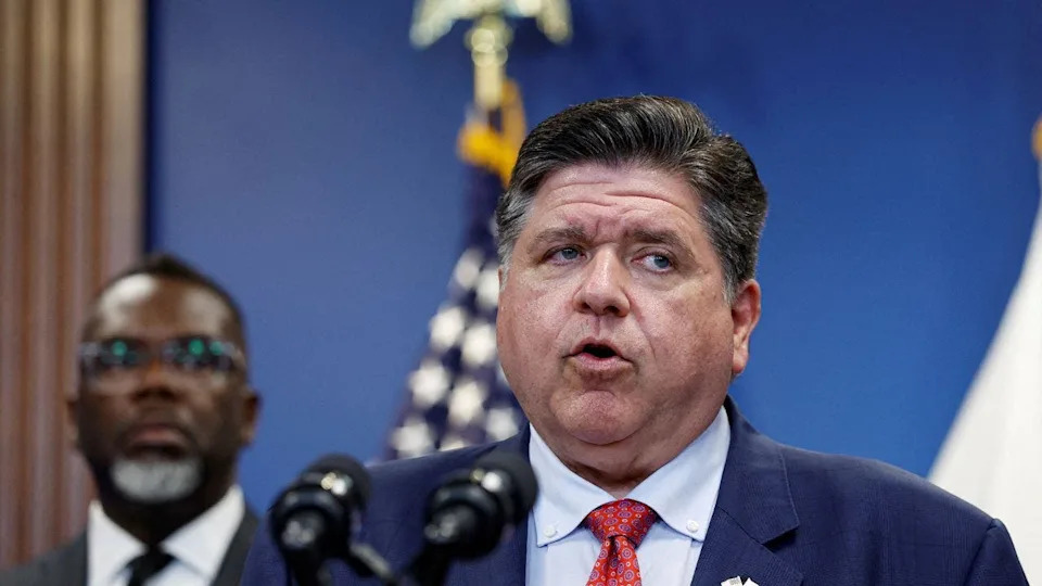 Pritzker Signs HB 1312 Expanding Protections for Immigrants, Limiting Civil Immigration Enforcement in Illinois - Image 1