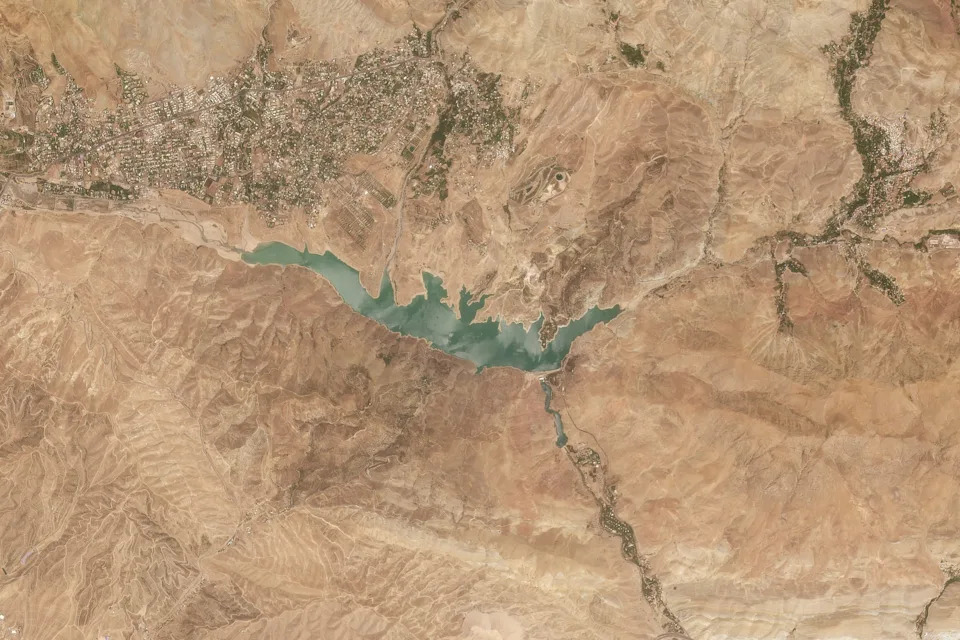 First Autumn Rain Brings Little Relief as Iran Faces Worsening Water Crisis - Image 1