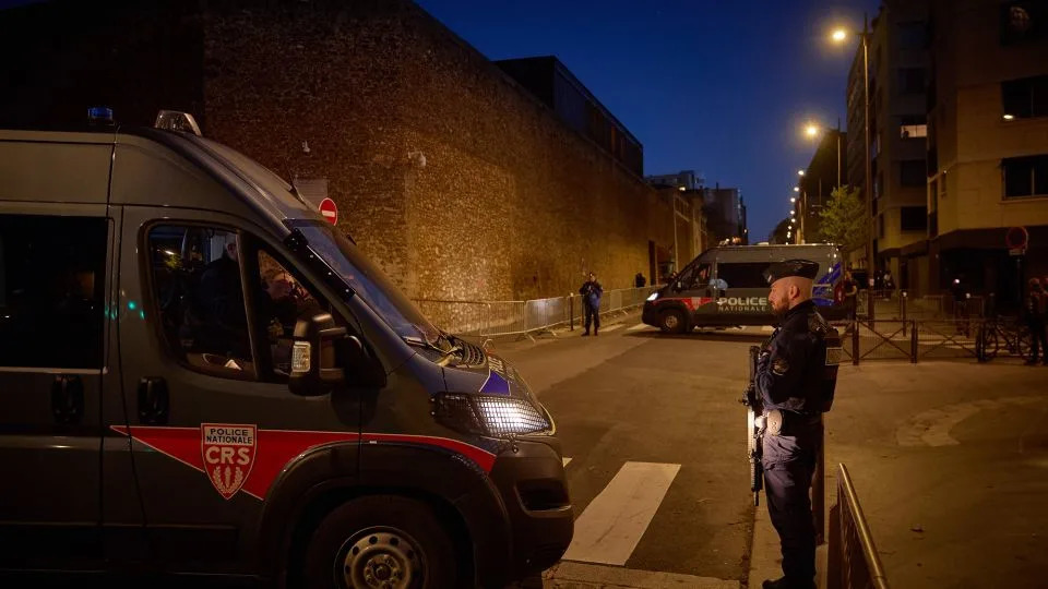 The Hardest Bed He Ever Felt: Sarkozy’s 213-Page Memoir of 20 Days in La Santé - Image 4