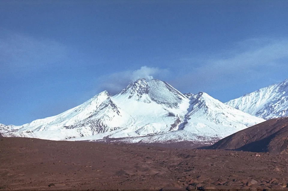 Bezymianny Volcano Is Nearly Rebuilt — Eruptions Are Restoring Its Lost Summit - Image 1