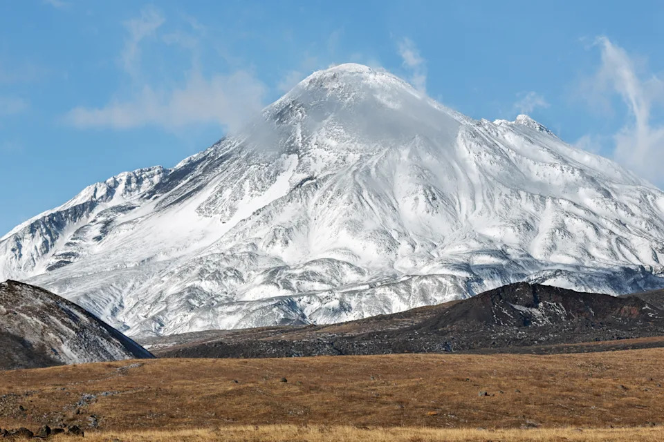 Bezymianny Volcano Is Nearly Rebuilt — Eruptions Are Restoring Its Lost Summit - Image 2