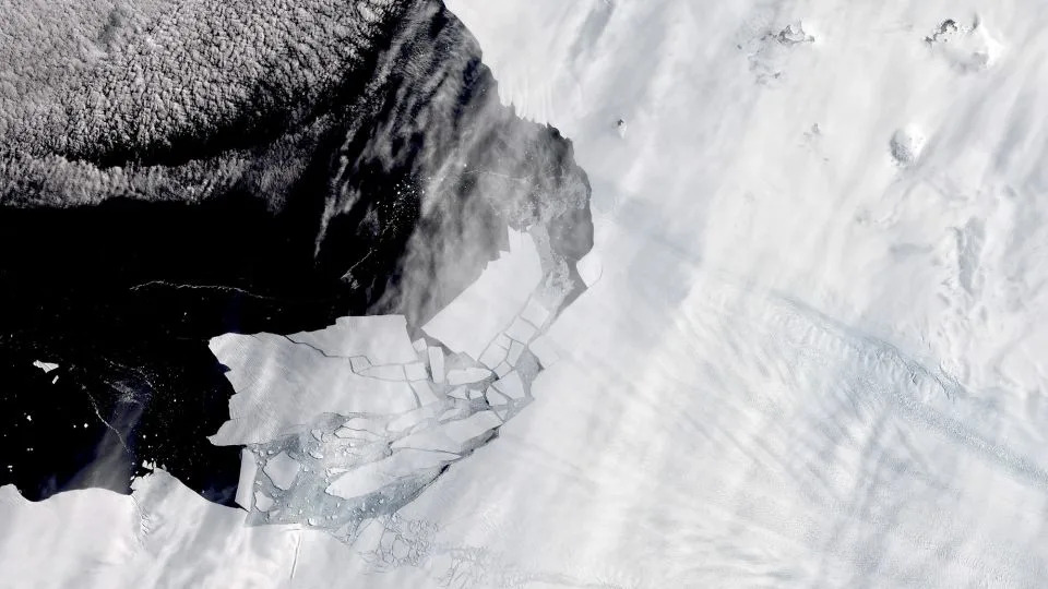 Underwater ‘Storms’ Are Eating the Doomsday Glacier — Short‑Lived Eddies May Accelerate Sea‑Level Rise - Image 1