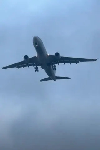 Heart-Stopping Video: Two Planes Abort Dublin Landings as Storm Bram Whips 80 mph Gusts - Image 3