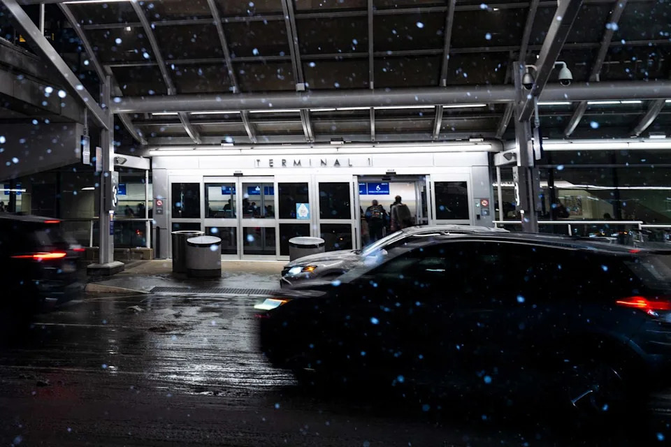 Airport Worker Killed After Being Struck by Snowplow at Minneapolis–Saint Paul International Airport - Image 1