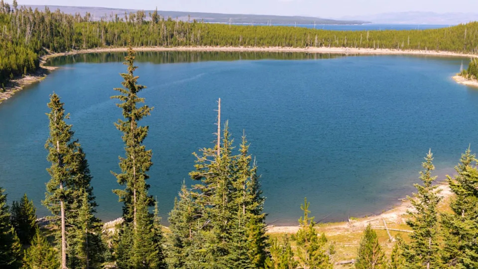 10 American Lakes So Deep Their Floors Are Still a Mystery - Image 9
