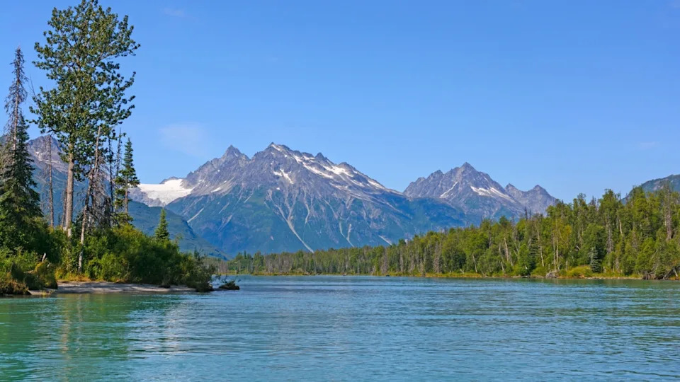 10 American Lakes So Deep Their Floors Are Still a Mystery - Image 10