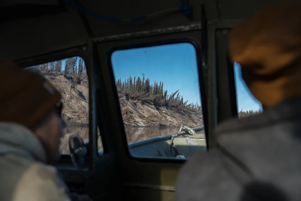 Ambler’s Crossroads: A 211‑Mile Mining Road Tests Alaska’s Arctic Communities and Wildlife - Image 2