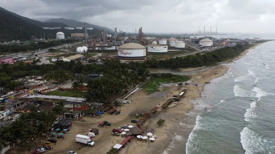 US Seizes Venezuelan Tanker 'Skipper': Escalation, Legal Questions and Regional Risks - Image 2