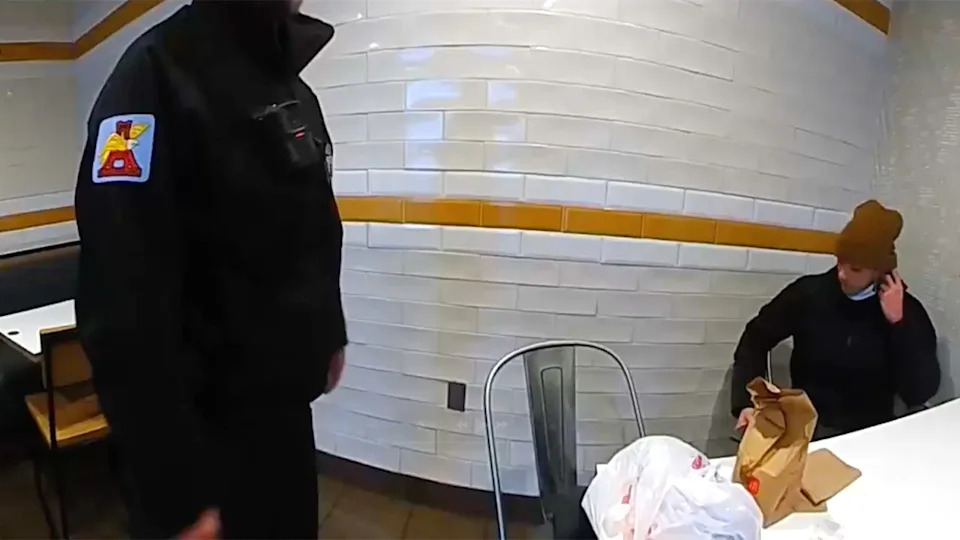 Body-Cam Shows 'Red Flags' in McDonald's Arrest of Luigi Mangione, Expert Says - Image 2