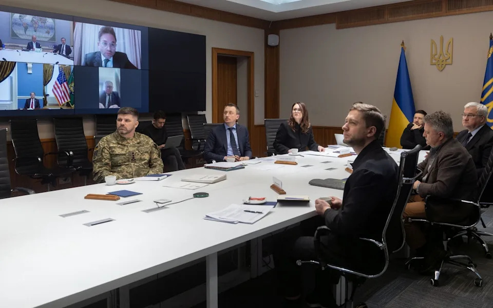 Ukraine Could Withdraw Forces From Donbas If Russia Reciprocates, Kyiv Says — Paris Talks Set to Test Proposal - Image 1