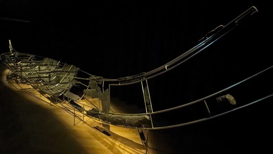 Century-Old Mystery Revisited: Pine Pitch, a Fingerprint and New Dates Illuminate the Hjortspring Boat - Image 2