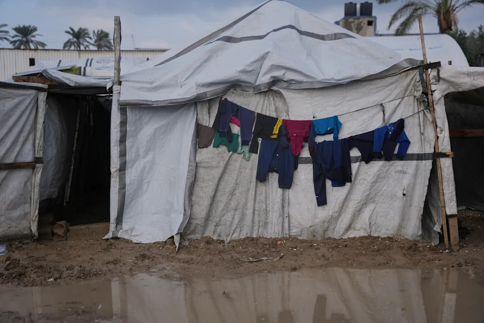 Thunderstorms Flood Gaza Tent Camps, Deepening Hardship for Displaced Palestinians - Image 1
