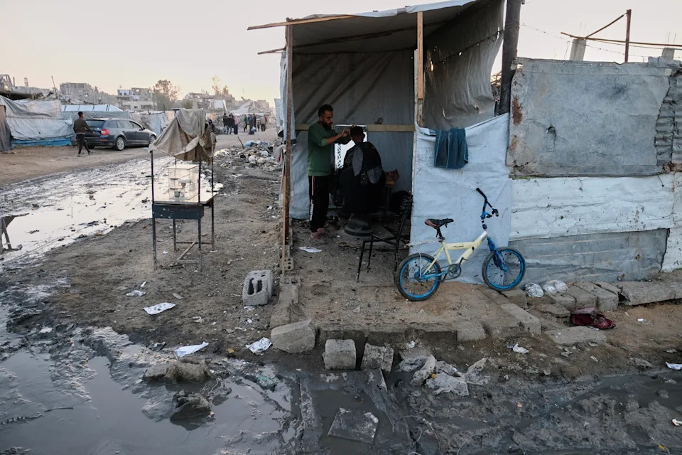 Thunderstorms Flood Gaza Tent Camps, Deepening Hardship for Displaced Palestinians - Image 11