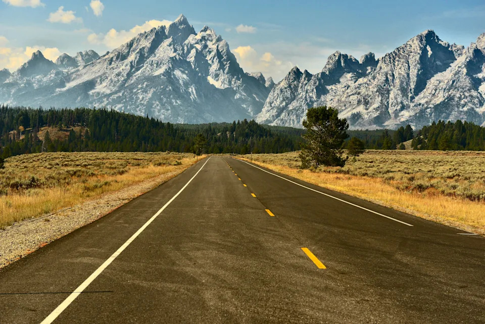 Glacier National Park Photo Fuels Debate Over 2026 U.S. National Parks Pass - Image 10