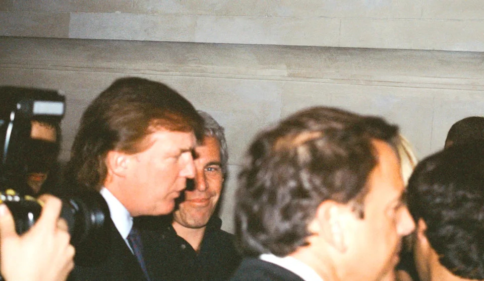 Epstein Photo Trove Sparks CNN Clash — Scott Jennings Defends Trump - Image 3