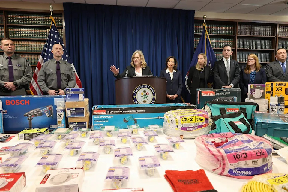 Nearly Entire Theft Ring Busted After Allegedly Stealing $2.2M From 128 Home Depot Stores Across 9 States - Image 1