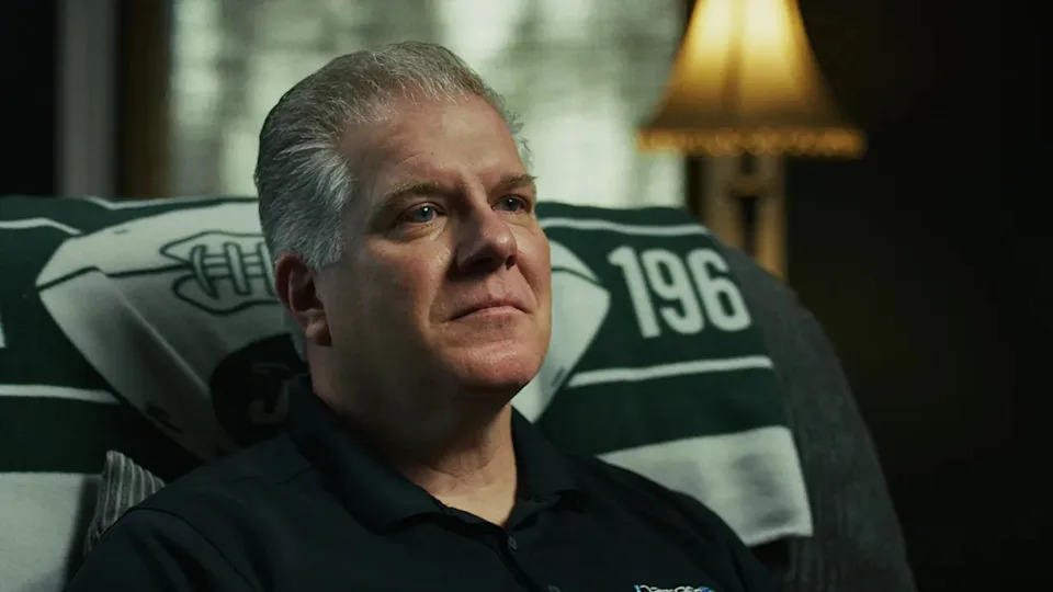 Brothers Dig Up Grandfather’s Remains in Basement, Uncover Decades of Family Secrets - Image 15