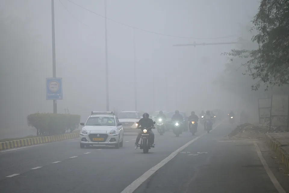 Toxic Smog Chokes New Delhi: Flights Grounded as Air Quality Reaches Hazardous Levels - Image 1