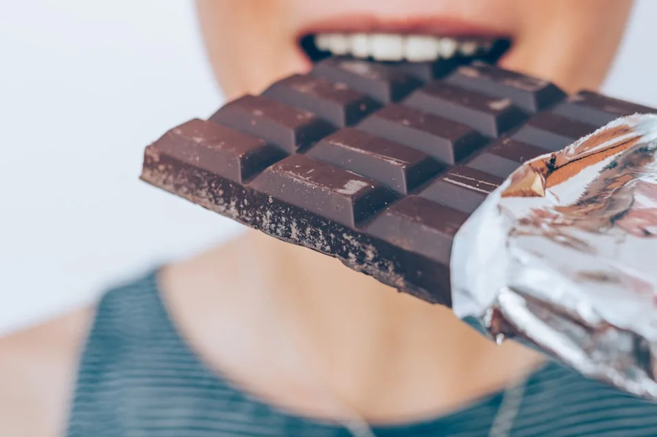 Dark Chocolate Compound Tied to Slower Biological Aging — But Don’t Start Snacking More Yet - Image 1