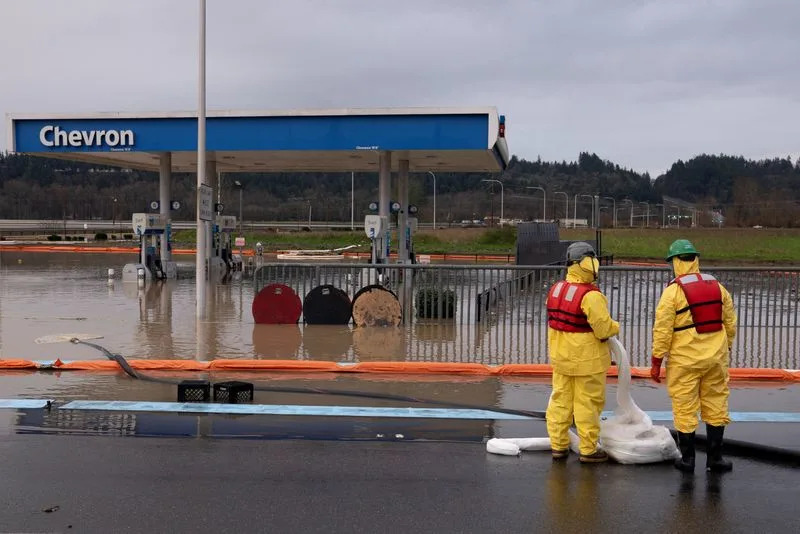 Levee Breach Near Seattle Sparks Flash Flood Warning, Evacuations for 46,000 - Image 2