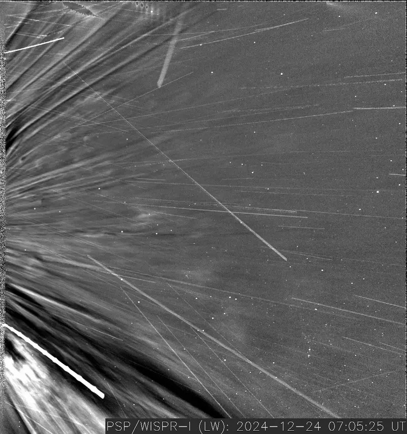 Parker Solar Probe Sees Solar Wind 'U‑Turn' — Close‑Up Images Show Plasma Falling Back Toward the Sun - Image 1
