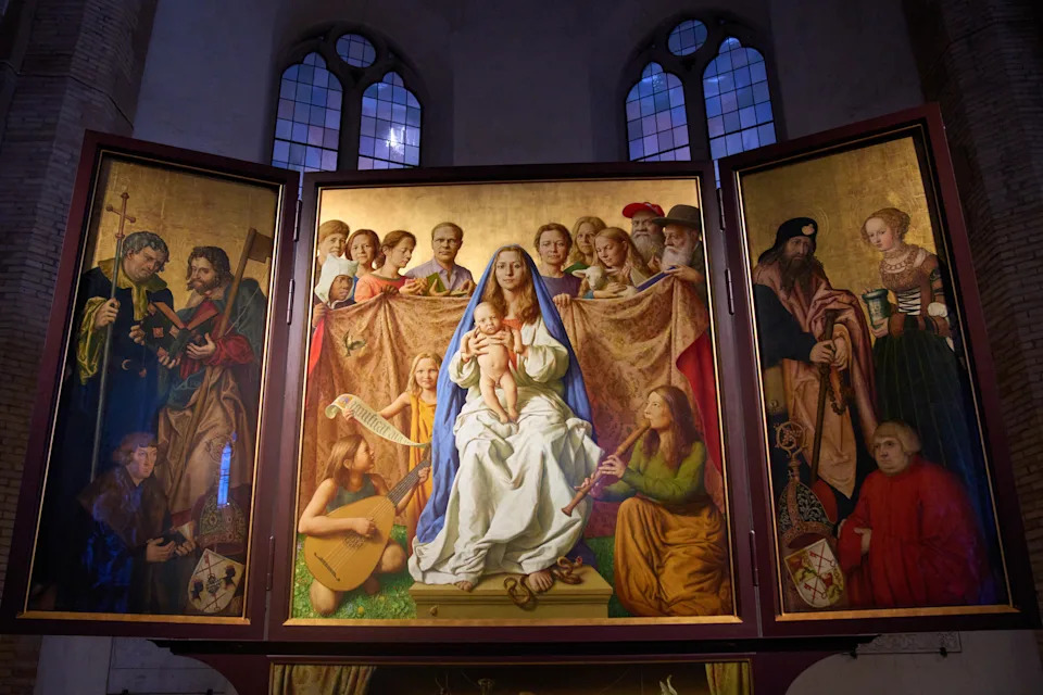 Vatican Altar Places Homeless Man’s Likeness Beside His Grave — Artist’s St. Peter Becomes a Memorial - Image 2