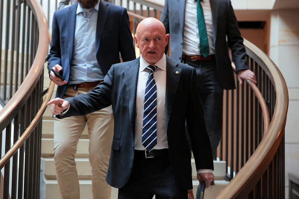 Hegseth and Sen. Mark Kelly Clash During Closed-Door Briefing Over Controversial Caribbean Strike - Image 1