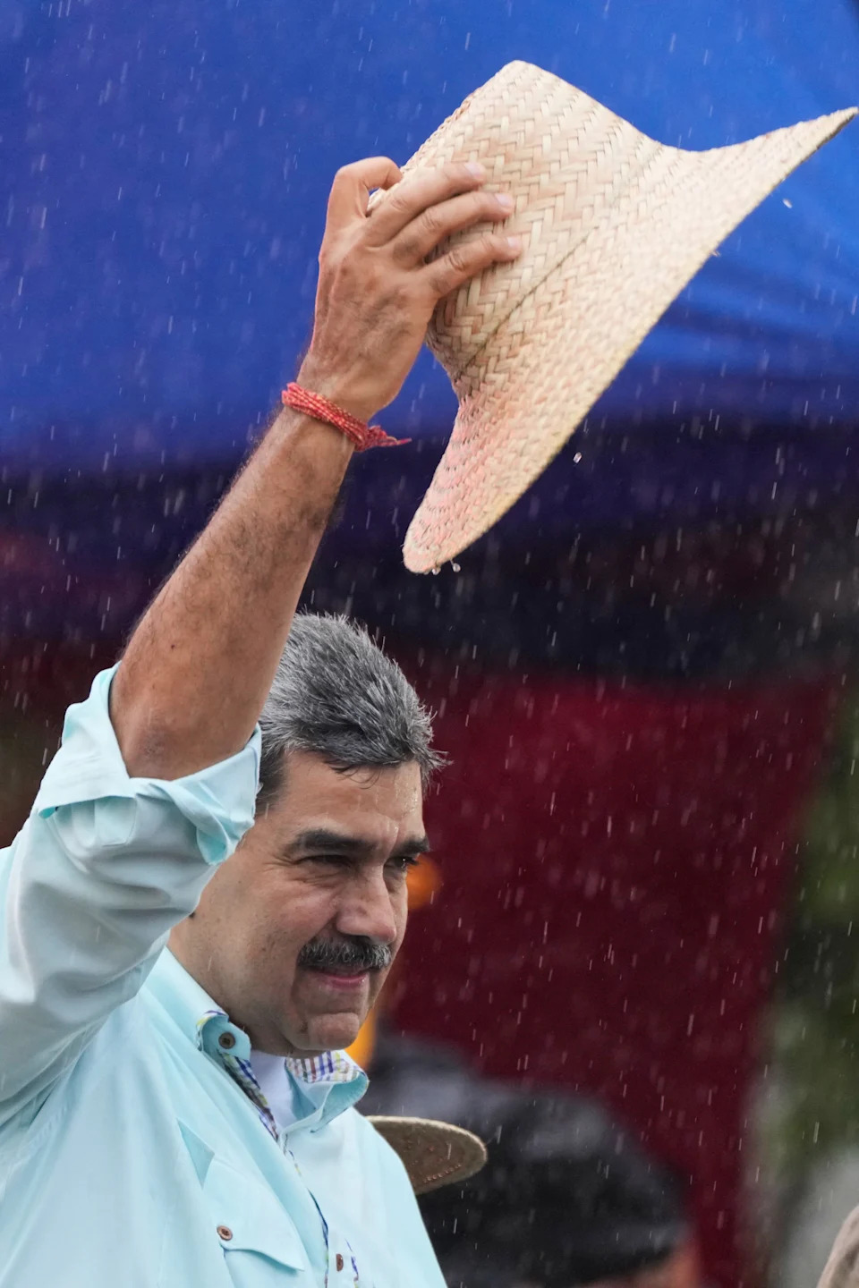 U.S. Threatens Oil Blockade On Venezuela — Locals Report Anxiety While Daily Life Carries On - Image 1