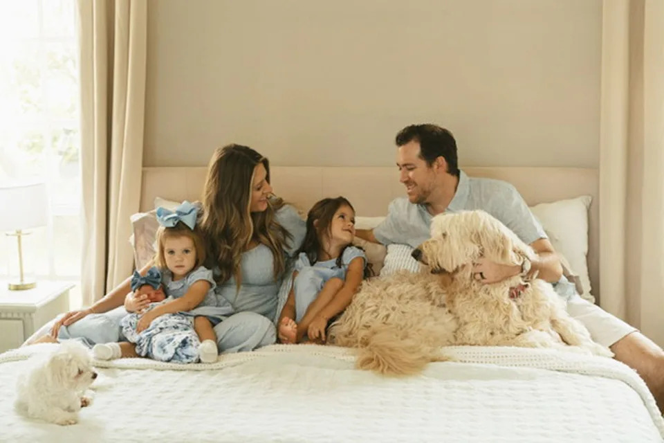 Mom Says She Was Ejected From Restaurant for Breastfeeding — Hopes Viral Video Spurs Empathy and Awareness - Image 1