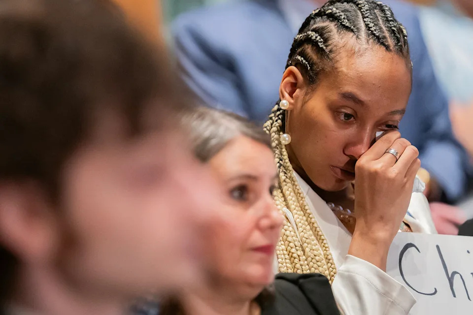 Senate Bill Would Require HHS Dashboard, Tighten Oversight After Abuse Allegations At Youth Treatment Centers - Image 1