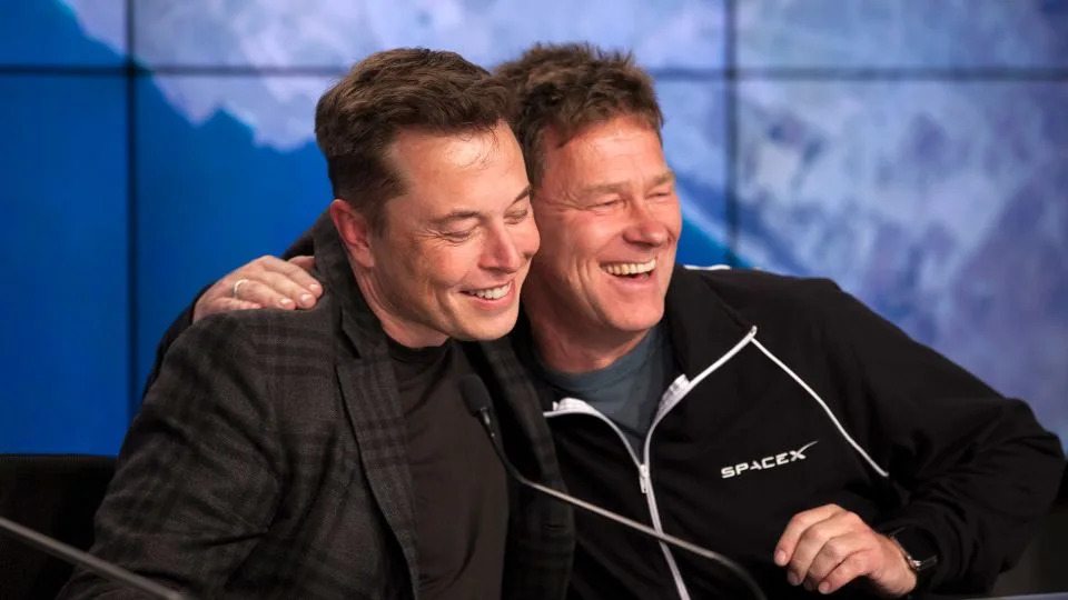 Former SpaceX Executive Helps Wheelchair User Make History on Blue Origin’s NS-37 Suborbital Flight - Image 2