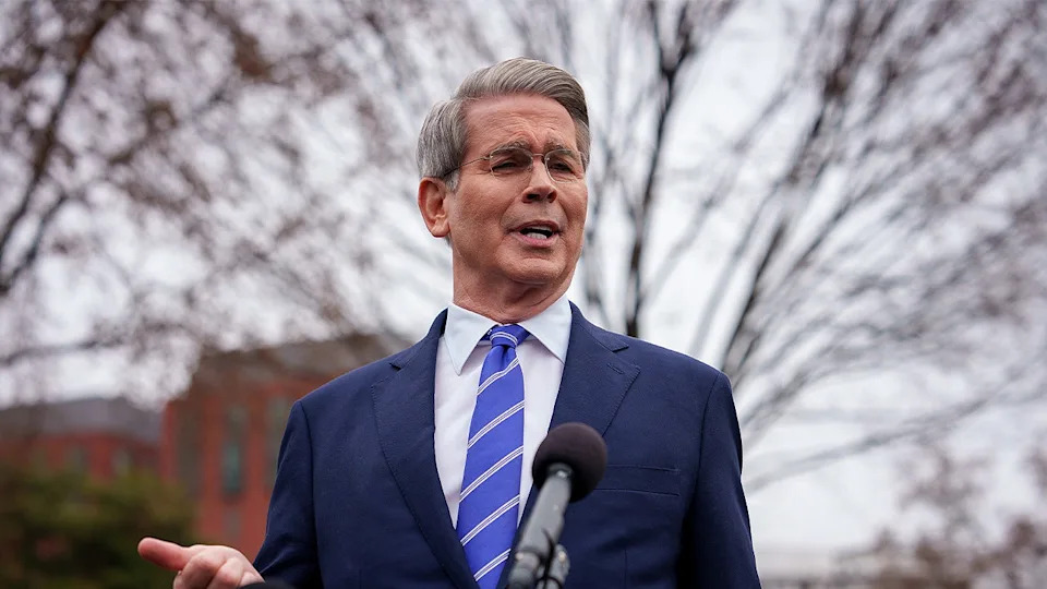 CODEPINK Confronts Treasury Secretary Scott Bessent at D.C. Restaurant, Accusing Him of 'Blood on Your Hands' - Image 1