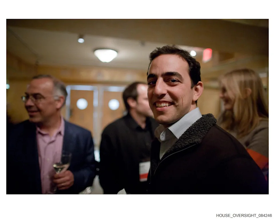 House Oversight Releases New Epstein Photos Featuring Bill Gates and Sergey Brin Ahead of DOJ Deadline - Image 5