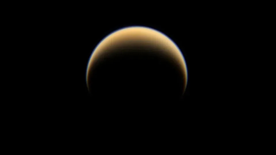 JPL Reanalysis Suggests Titan May Lack a Global Ocean — Ice, Slush and Local Water Pockets Instead - Image 1