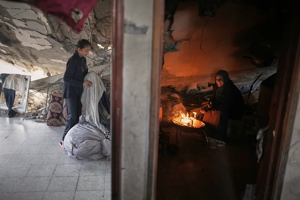 Photo Essay: Gaza Families Rebuild Lives Amid Rubble As Fragile Truce Holds - Image 1