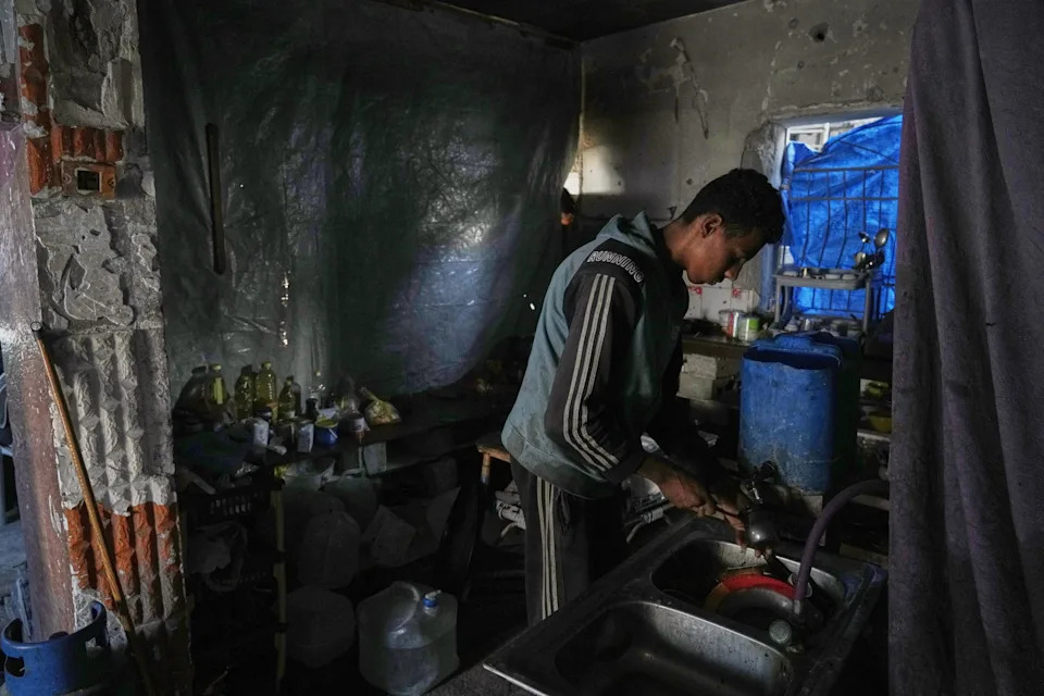 Photo Essay: Gaza Families Rebuild Lives Amid Rubble As Fragile Truce Holds - Image 13