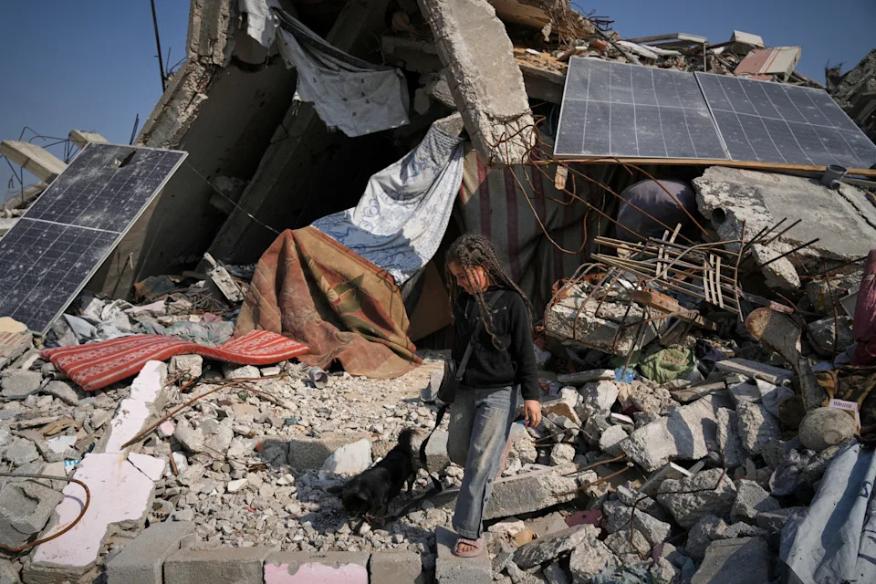 Photo Essay: Gaza Families Rebuild Lives Amid Rubble As Fragile Truce Holds - Image 6