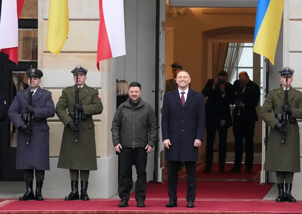 Zelenskyy Seeks Reassurance in Warsaw as Poland’s New President Presses for ‘Symmetry’ - Image 2