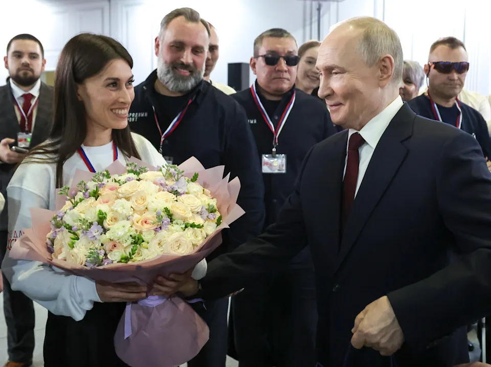 Journalist Proposes to Girlfriend Live During Putin's 4½-Hour Year-End News Conference - Image 3