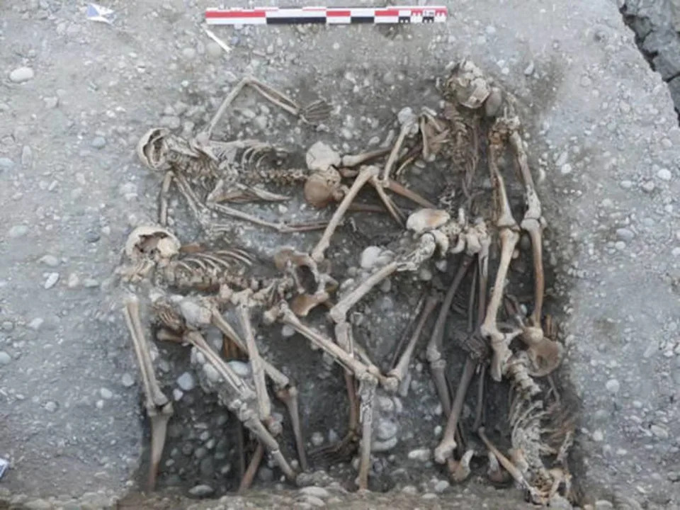 Renaissance Gallows Unearthed in Grenoble: Dozens of Executed Remains Found Beneath Boulevard de l'Esplanade - Image 1
