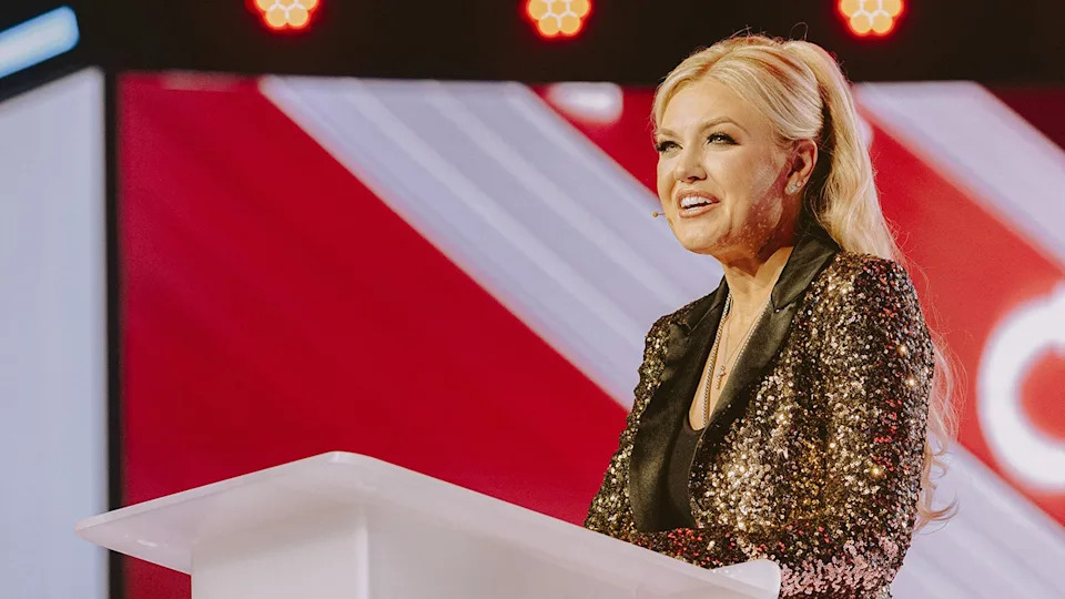 MAGA Rift Erupts at TPUSA’s AmericaFest as Ben Shapiro and Tucker Carlson Clash - Image 3