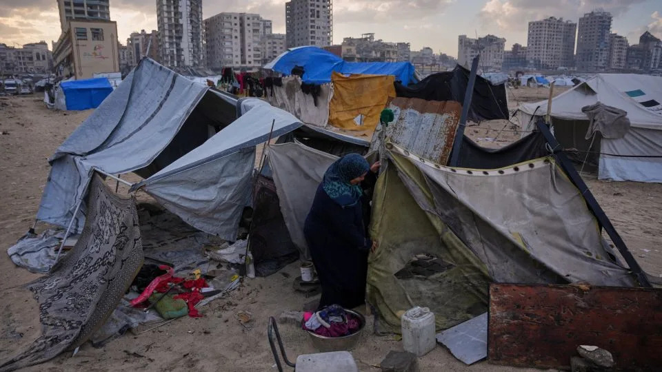 Soaked Tents or Collapsing Ruins: Gazans Face a Harrowing Winter Choice - Image 1