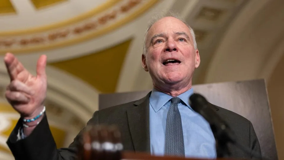 Slow Release of Epstein Files Fuels New Political Storm for Trump - Image 4