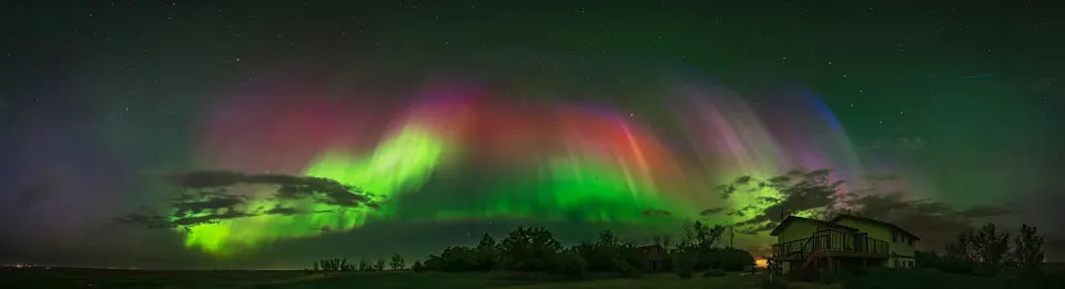 Ten Times the Sky Stunned Us in 2025 — Comets, Eclipses, Auroras and a Private Moon Landing - Image 9