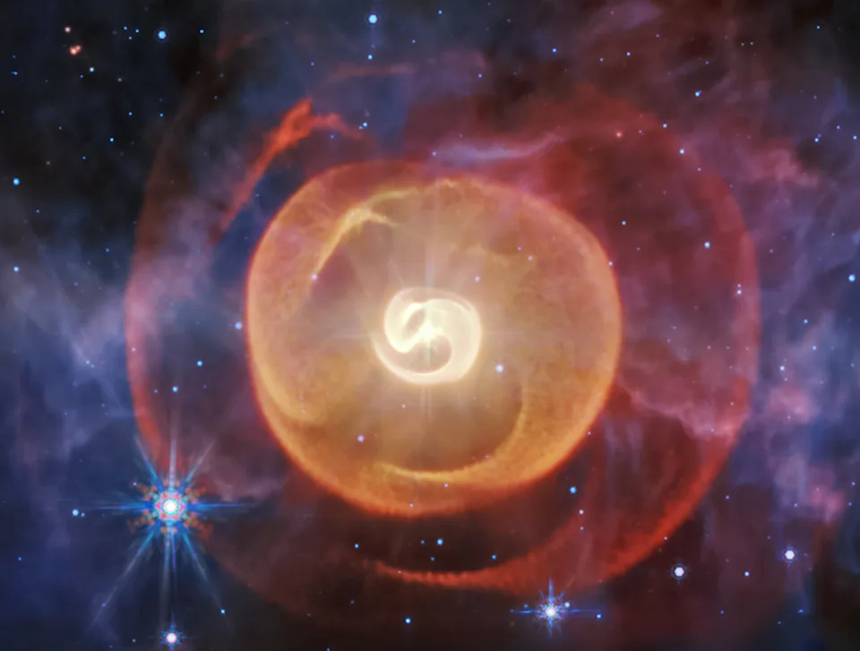 The Best Space Photos of 2025: Breathtaking Views and Major Milestones - Image 1