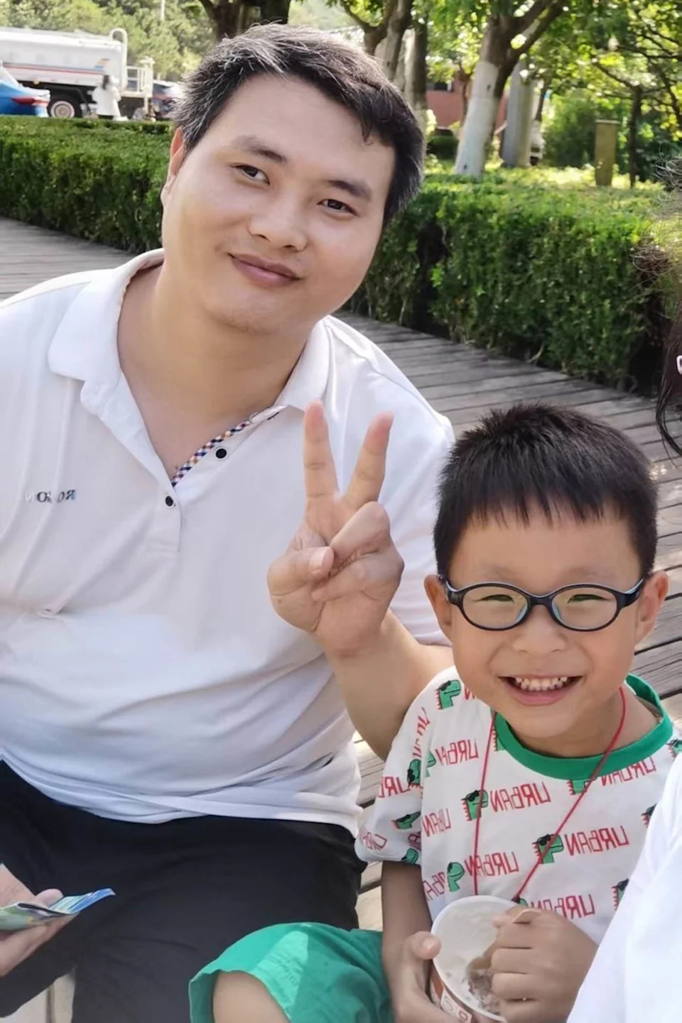 Chinese Father and 6-Year-Old Son Deported to China After Weeks Apart in New York - Image 1