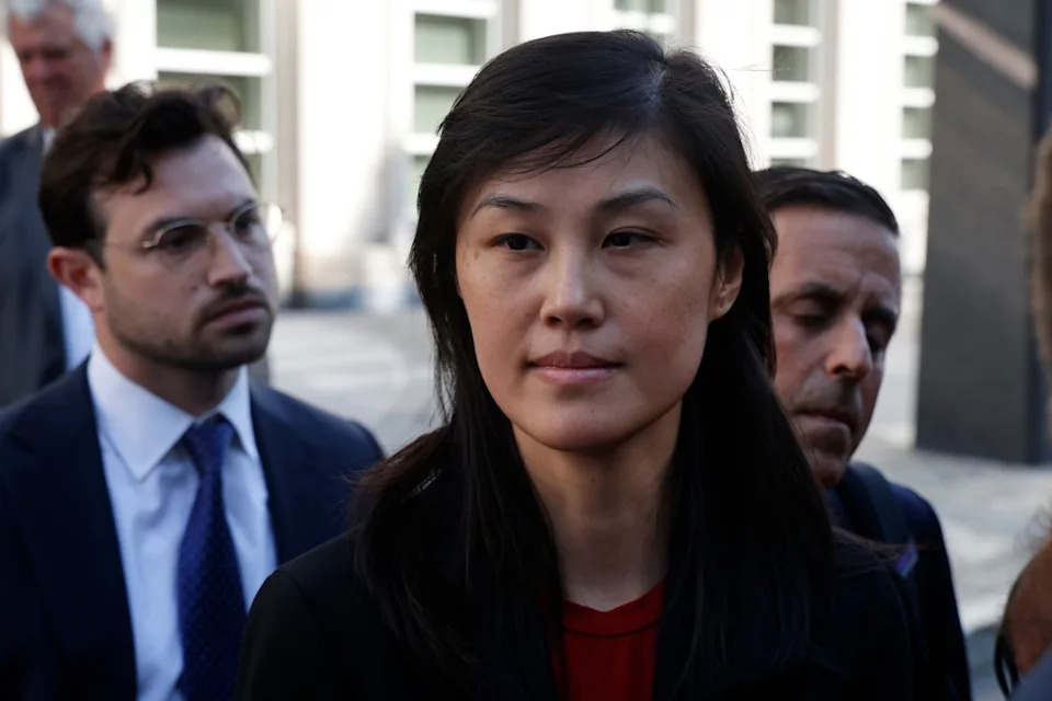 Mistrial Declared in Case Against Ex‑Gubernatorial Aide Linda Sun; Retrial Possible - Image 1