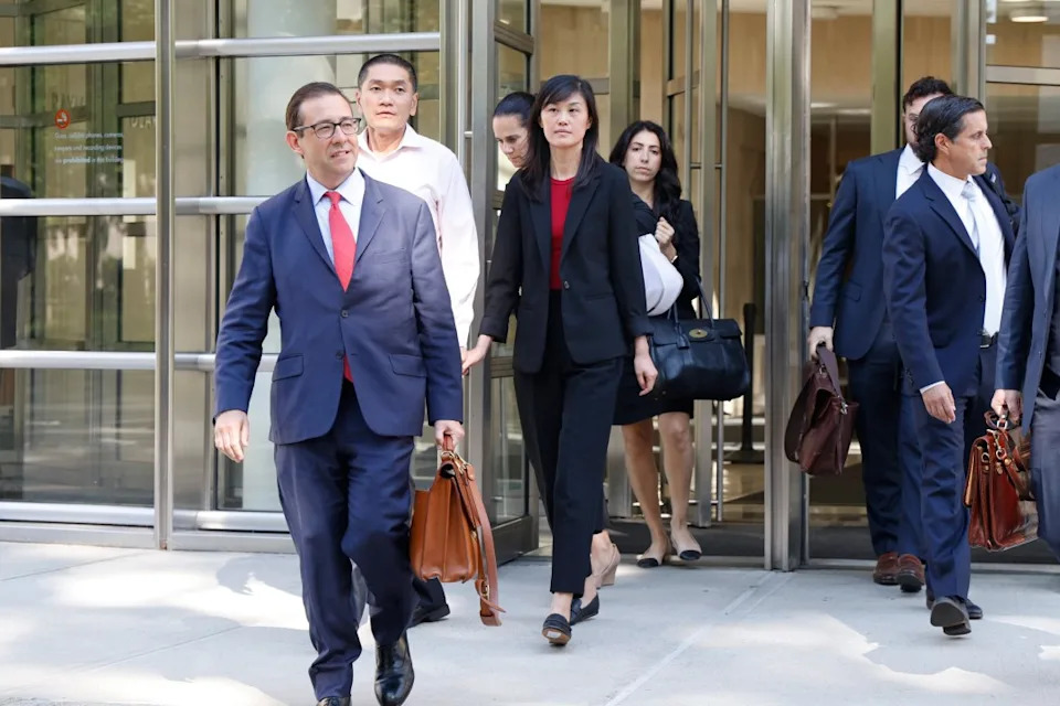 Mistrial Declared in Case Against Ex‑Gubernatorial Aide Linda Sun; Retrial Possible - Image 2