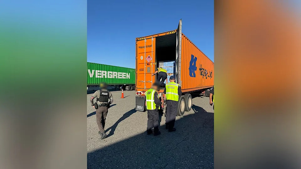 ICE Arrests 101 Undocumented Truck Drivers In California Sweep After Deadly Multi‑State Crashes - Image 2