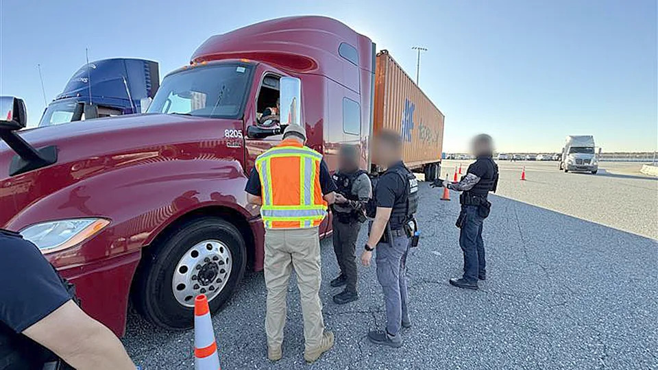 ICE Arrests 101 Undocumented Truck Drivers In California Sweep After Deadly Multi‑State Crashes - Image 3
